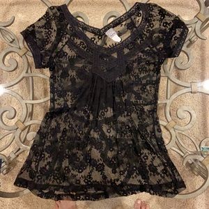 NWOT Daytrip lace top